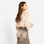 Damen Hollow Out Mini Crossbody Tasche mit Quaste