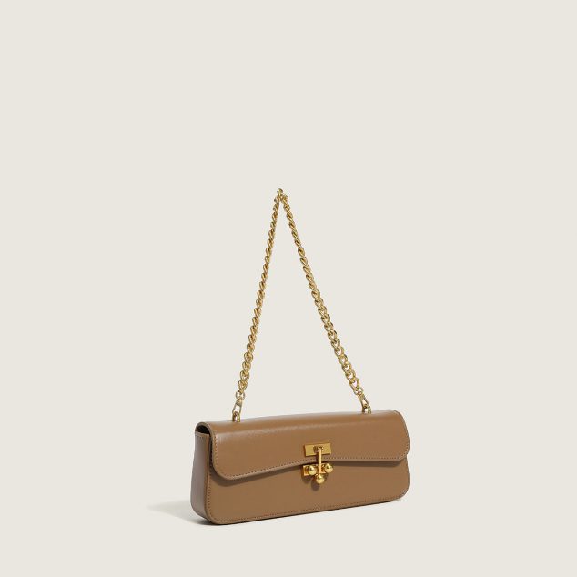 Women's Minimal Chains Baguette Bags in Vegan Leather
