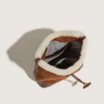 Zweifarbige Hobo-Taschen aus braunem Wildlederimitat für Damen mit Flauscheffekt