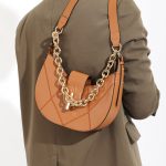 Damen Leder Sattel Hobo Schultertaschen mit Ketten