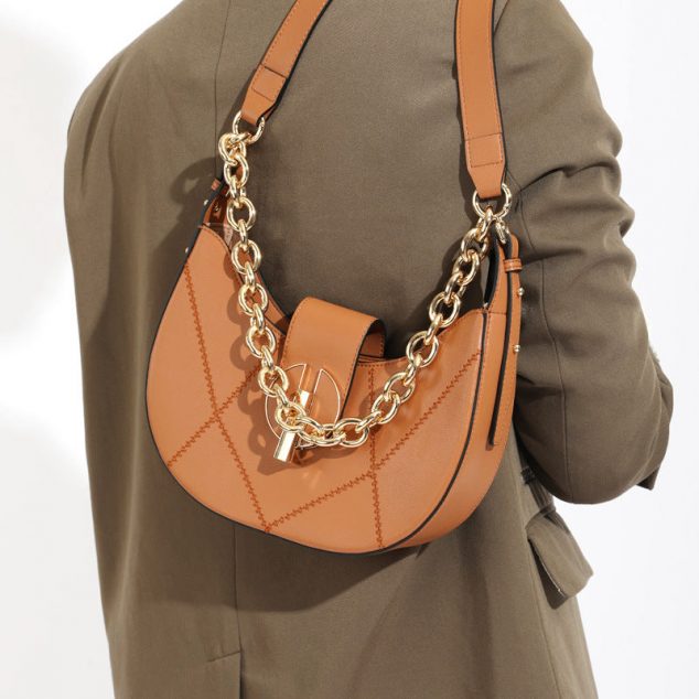Damen Leder Sattel Hobo Schultertaschen mit Ketten