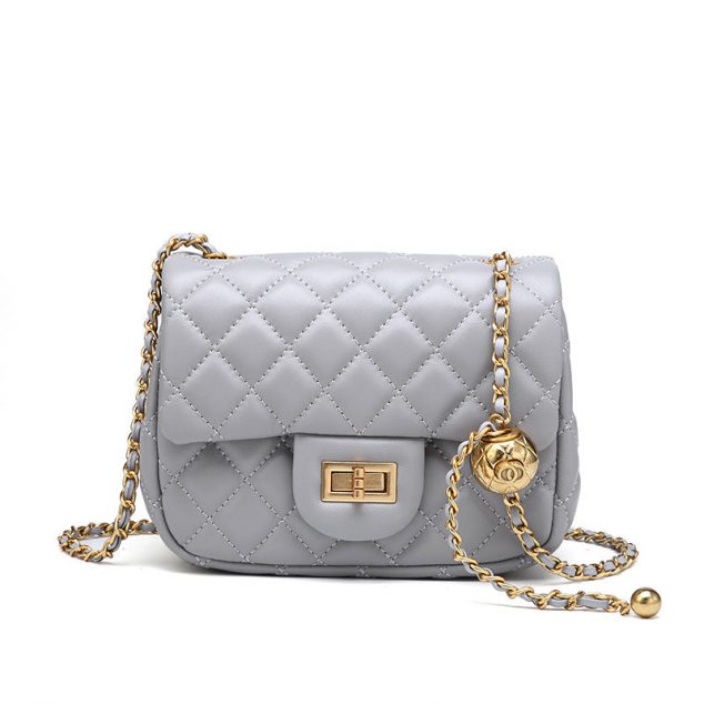 Women's Quilted Chains Crossbody Bags in Genuine Leather