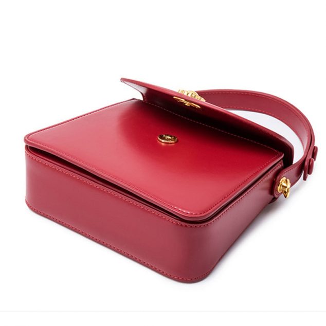 Women's Vegan Leather Shoulder Bag with Crossbody Chains