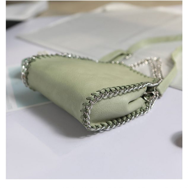 Women's Small Chains Crossbody Bags in Vegan Leather