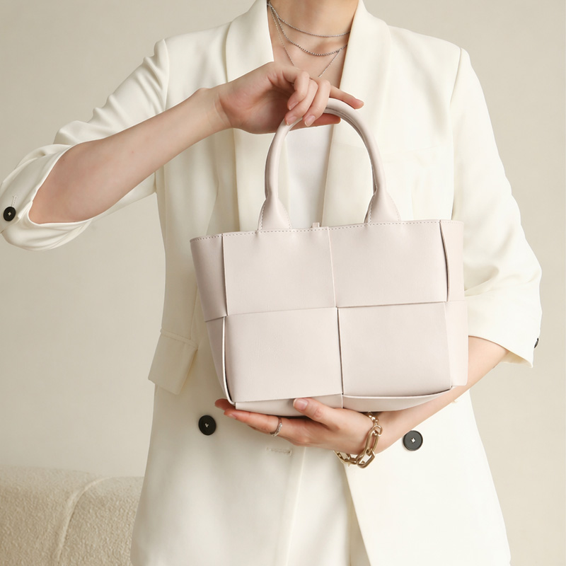 Sacs fourre-tout tissés en cuir véritable pour femmes