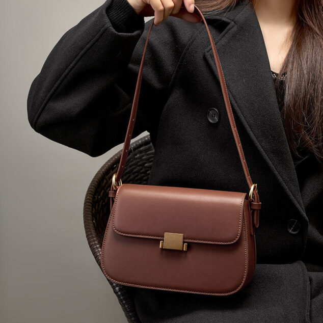 Women's Minimalism Messenger Bags in Genuine Leather