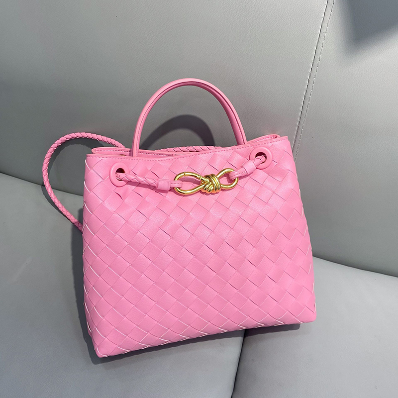 Women's Woven Leather Crossbody Top Handle Bag mit Diamanten-Muster