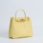 Women's Woven Leather Crossbody Top Handle Bag mit Diamanten-Muster