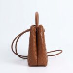 Women's Woven Leather Crossbody Top Handle Bag mit Diamanten-Muster