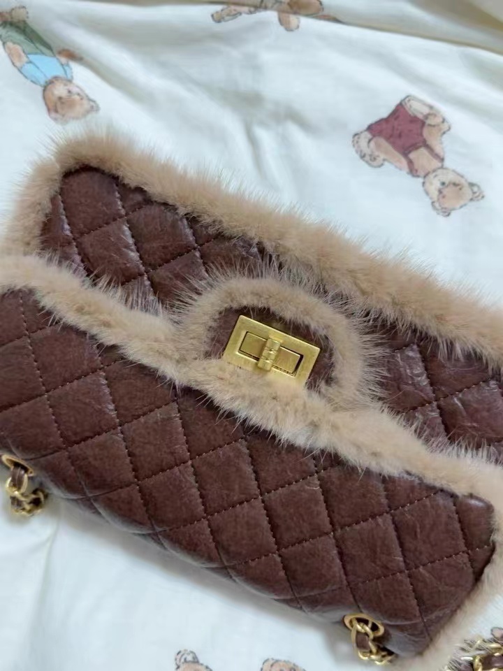 Women's Fur Trim Quilted Flap Crossbody Bags photo review