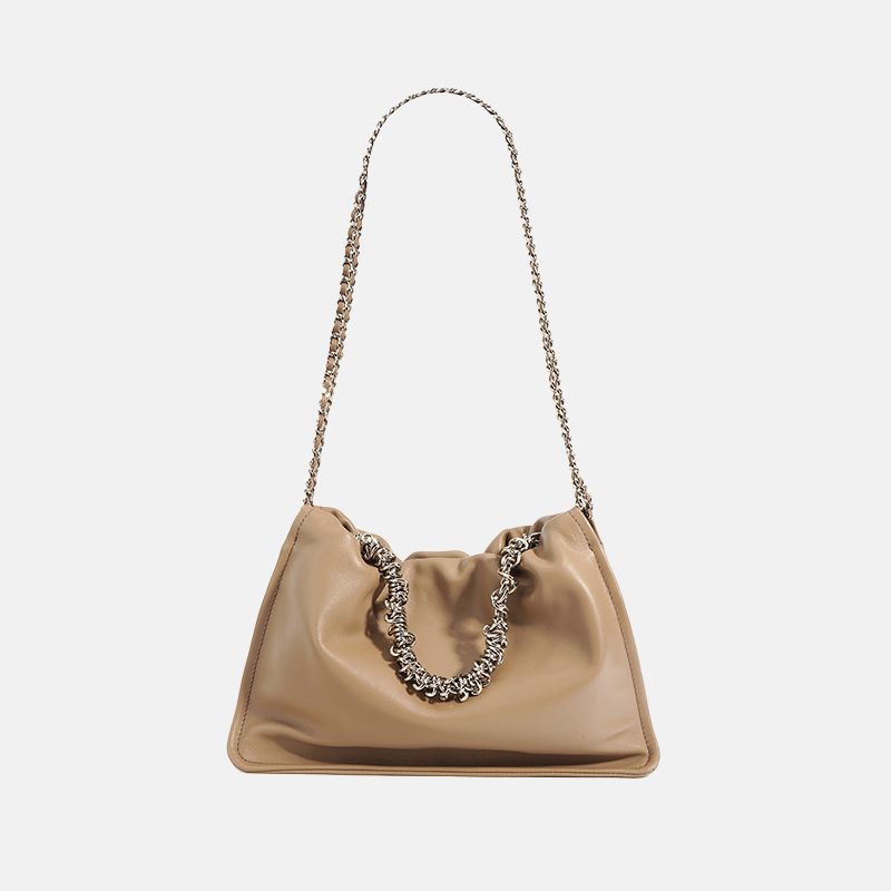 Minimalistische Damen Tasche mit plissiertem Kettengriff aus echtem Leder