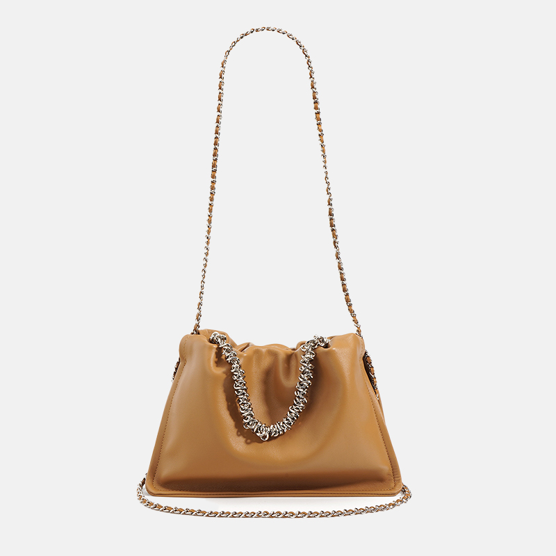 Minimalistische Damen Tasche mit plissiertem Kettengriff aus echtem Leder