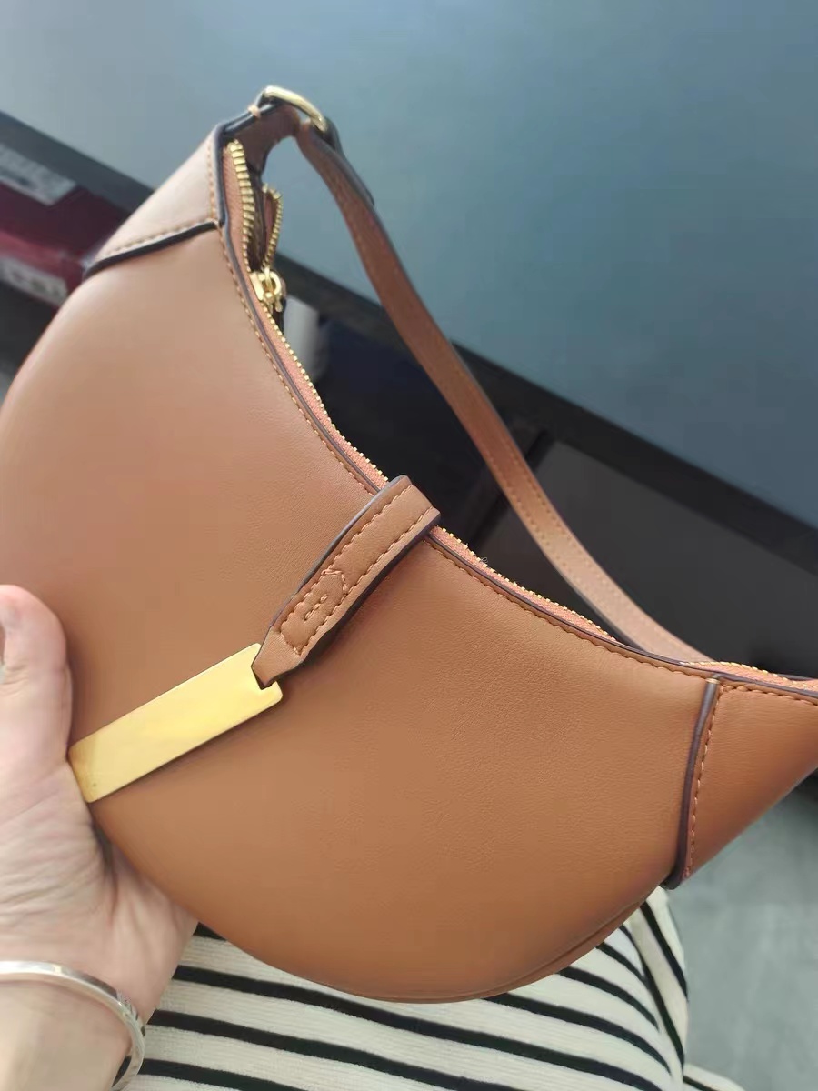 Women's Saddle Half Moon Shoulder Bags in Genuine Leather photo review