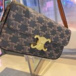 Women's Genuine Leather Lock Clasp Crossbody Baguette Bag photo review