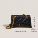 Schwarze Echtleder Quilted Chain Crossbody Tasche für Frauen mit Falten