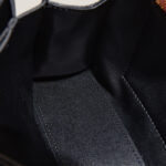 Schwarze Echtleder Quilted Chain Crossbody Tasche für Frauen mit Falten