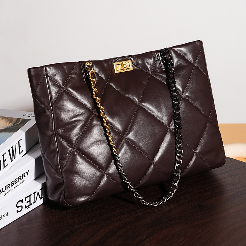 Sac fourre-tout en cuir véritable à chaîne matelassée pour femmes