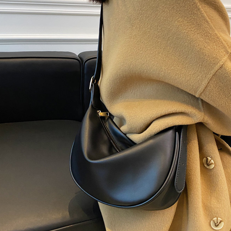Women's Genuine Leather Zipper Crossbody Baguette Bag