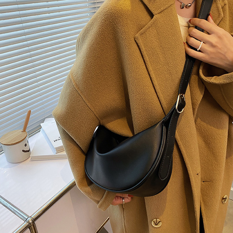 Women's Genuine Leather Zipper Crossbody Baguette Bag