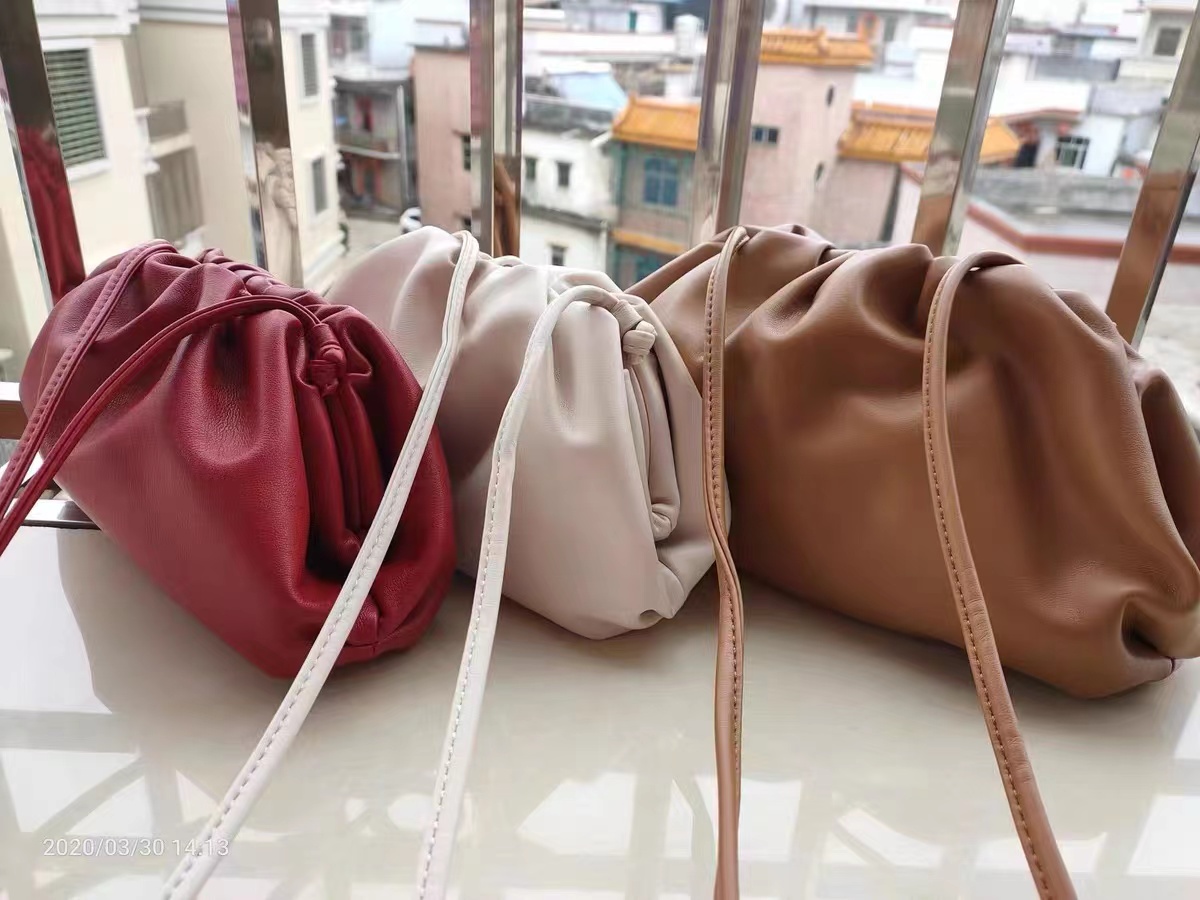 Women's Genuine Leather Cloud Shape Wrinkle Crossbody Bag photo review