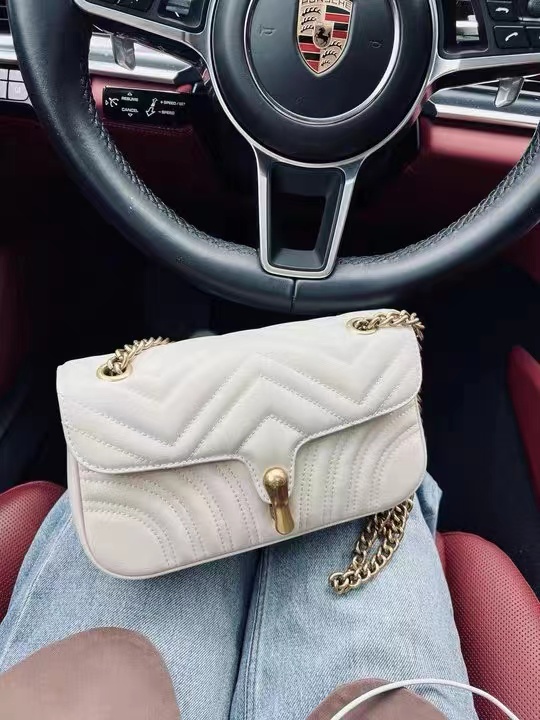 Women's Leather Quilted Chain Crossbody Bag photo review