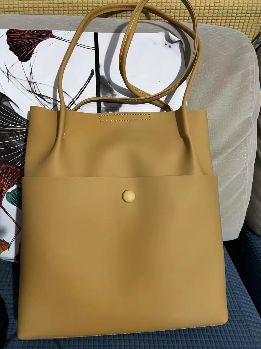 Women's Long Strap Tote Bags in Vegan Leather photo review