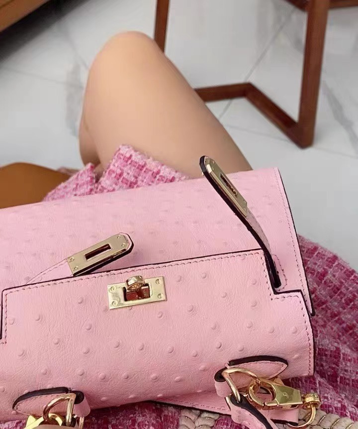 Women's Genuine Leather Ostrich Pattern Chain Crossbody Top Handle Bag photo review