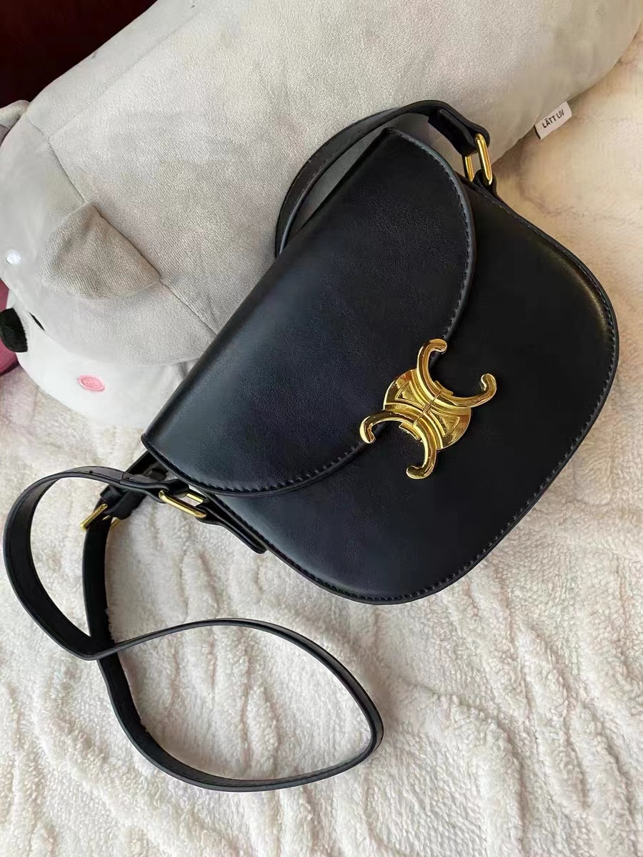 Women's Buckle Shoulder Saddle Bags in Genuine Leather photo review