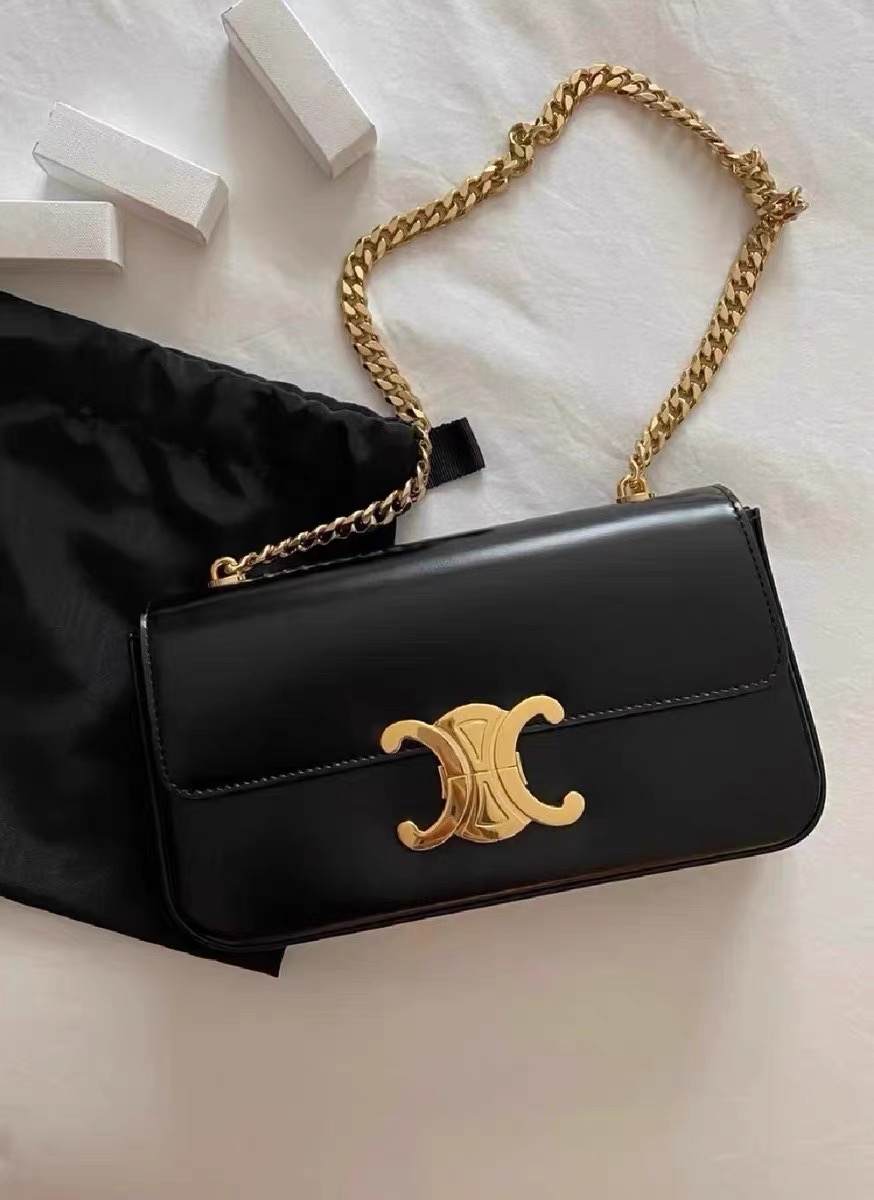 Women's Minimalist Leather Chain Strap Crossbody Bag With Arch-Shaped Lock Clasp photo review