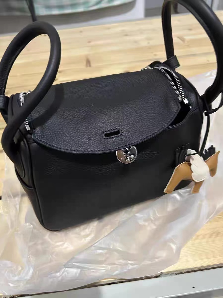 Women's Mini Black Genuine Leather Lychee texture Crossbody Handbag photo review