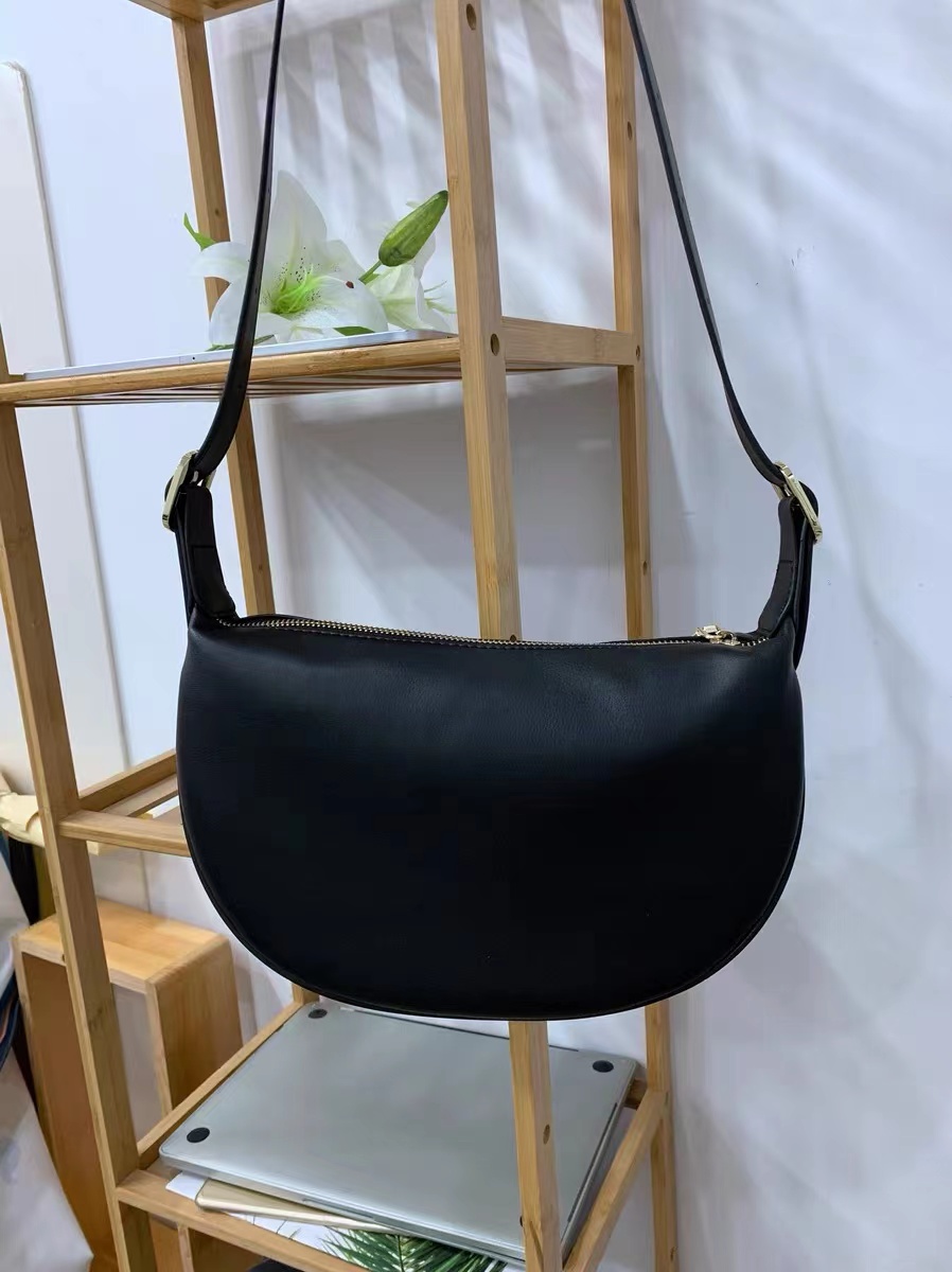 Women's Genuine Leather Zipper Crossbody Baguette Bag photo review