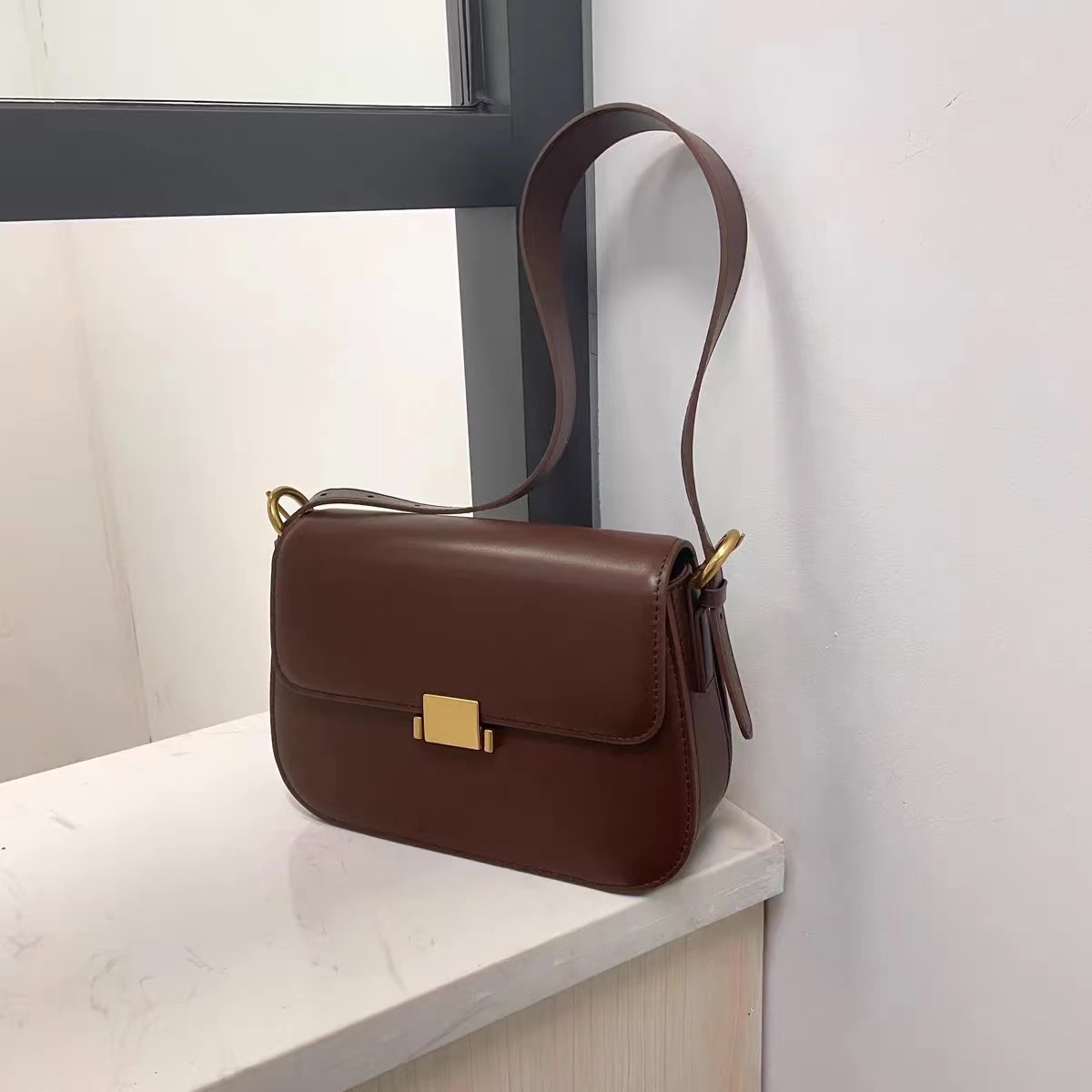 Women's Minimalism Messenger Bags in Genuine Leather photo review