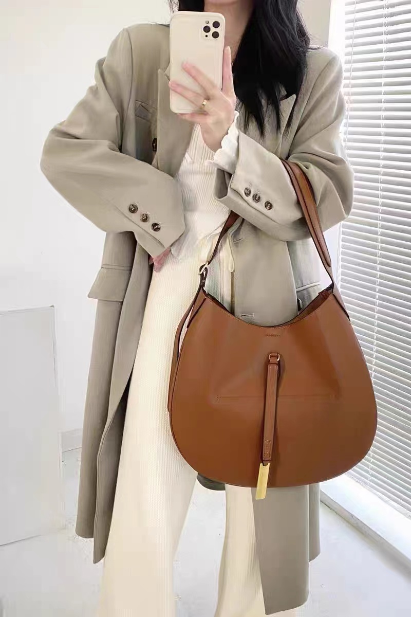 Women's Vintage Genuine Leather Shell Shape Crossbody Tote Bag photo review