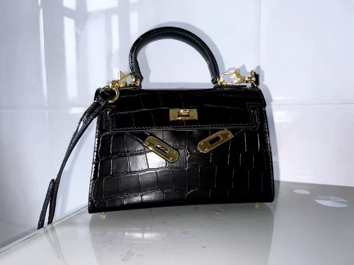 Women's Croc Print Top Handle Bags in Genuine Leather photo review