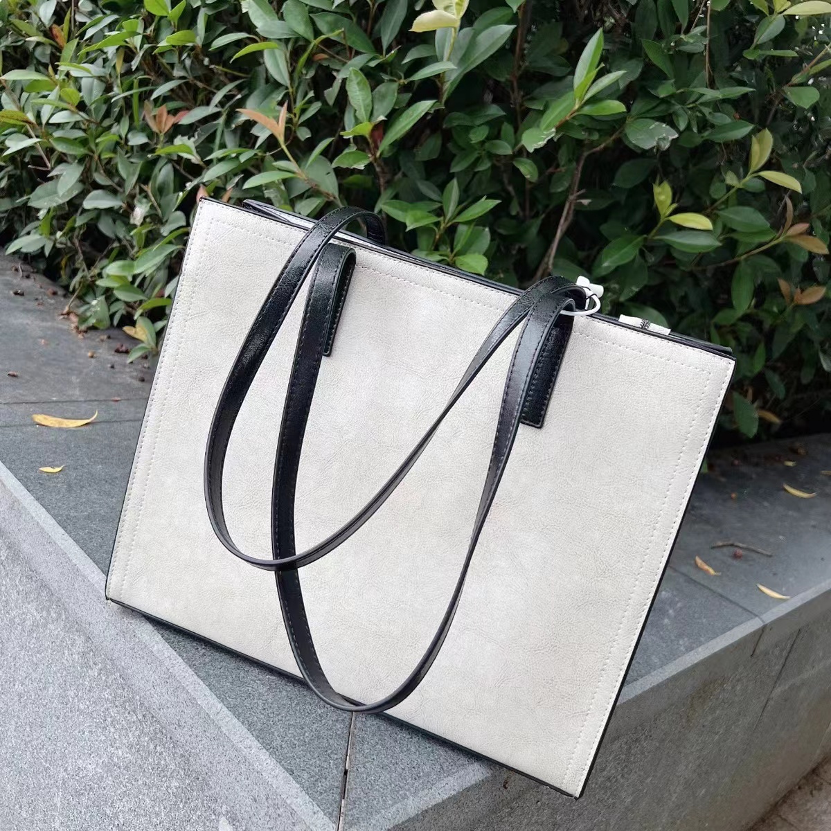 Women's Minimalist  Genuine Leather Plain Tote Bag photo review