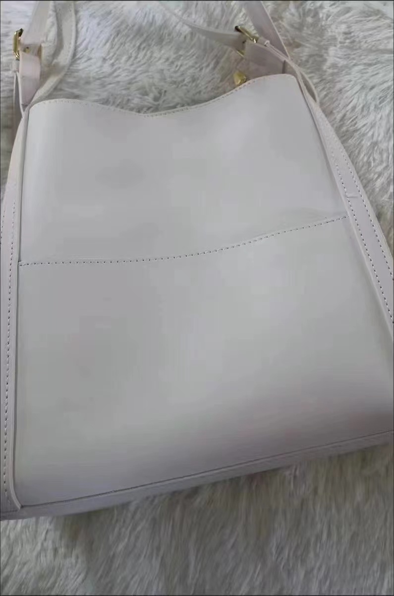 Women's Minimal Square Tote in Genuine Leather photo review