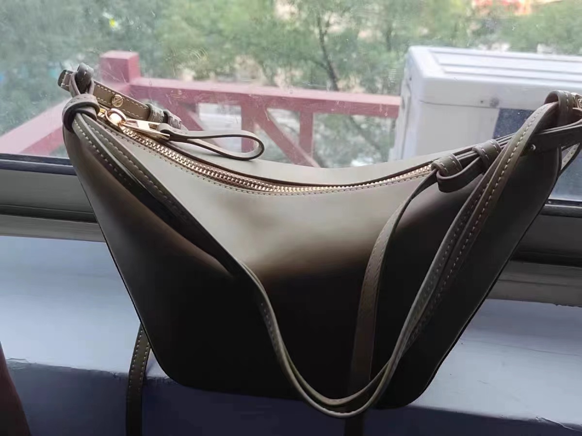 Women's Genuine Leather Dumpling Shape Single Shoulder Crossbody Bag photo review
