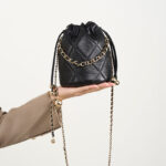 Women's Genuine Leather Quilted Drawstring Single Shoulder Crossbody Chain Bucket Bag