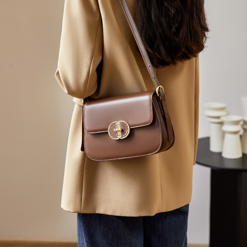 Sac à bandoulière de style minimaliste pour femmes en cuir véritable