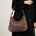 Women's Vintage Zipper Crossbody Baguette Bags in Genuine Leather
