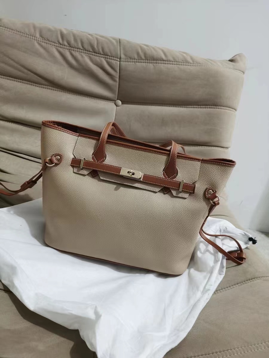 Women's Minimalist Genuine Leather Lock Decoration Tote Bag photo review