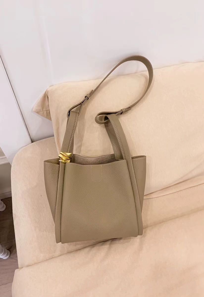Women's Genuine Leather Crossbody Bucket Bag photo review