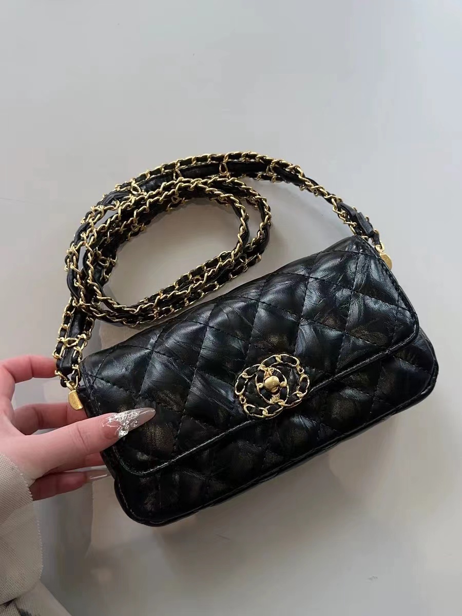 Women's Black Matte Quilted Genuine Leather Lock Buckle Chain Shoulder Crossbody Bag photo review