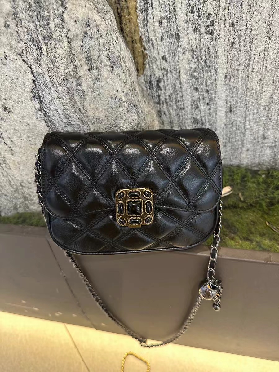 Women's Quilted Vintage Leather Crossbody Chain Bags photo review
