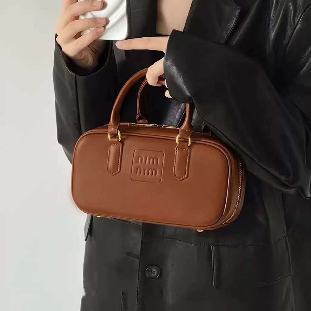 Women's Genuine Leather Vintage Crossbody Boston Handbag photo review
