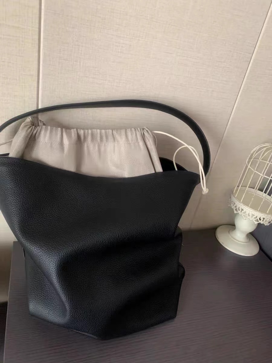 Women's Genuine Leather Shoulder Bucket Bag With Minimalist photo review