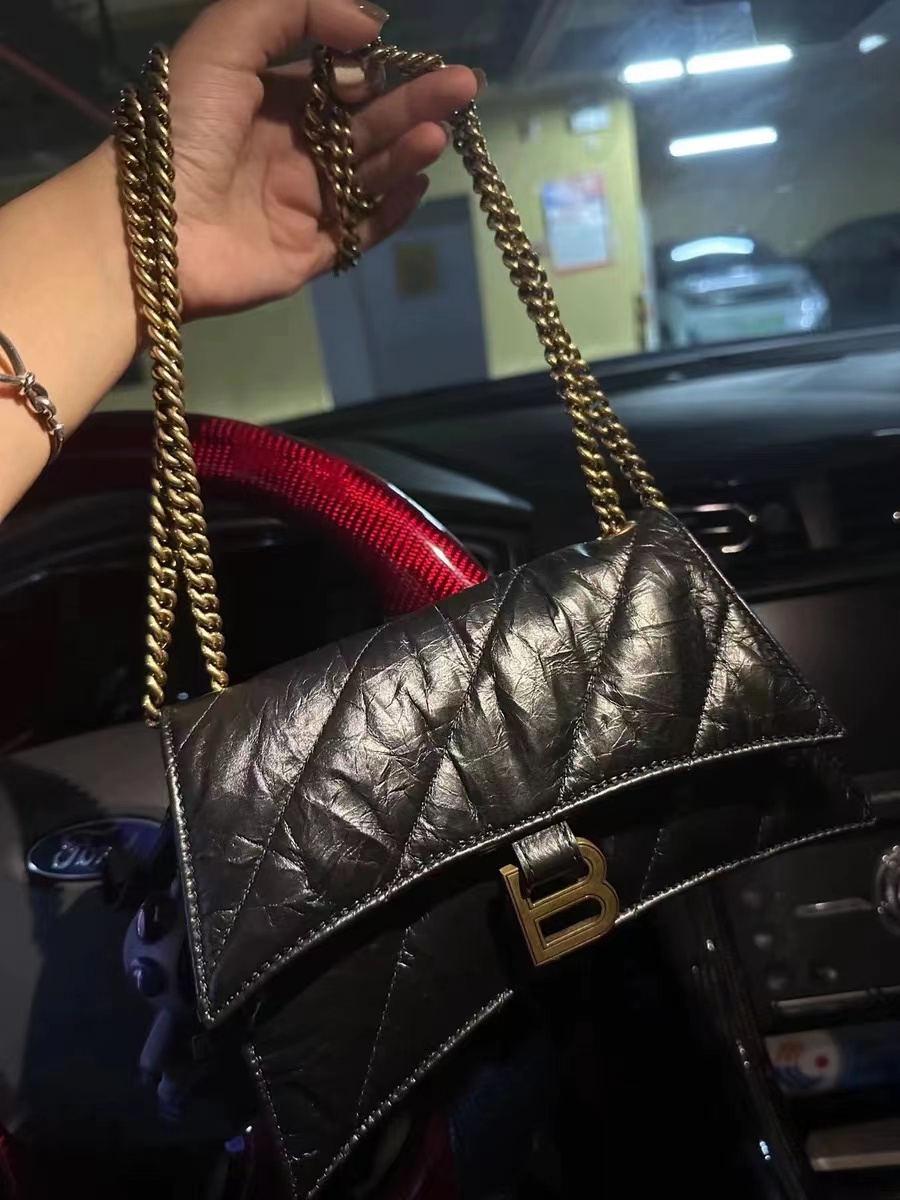 Women's Black Genuine Leather Folded Quilted Chain Crossbody Bag photo review