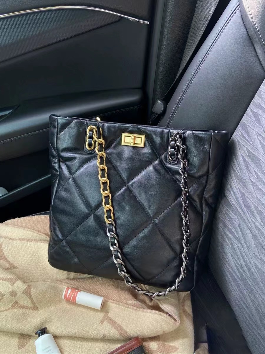 Women's Black Leather Quilted Chain Tote Bag photo review