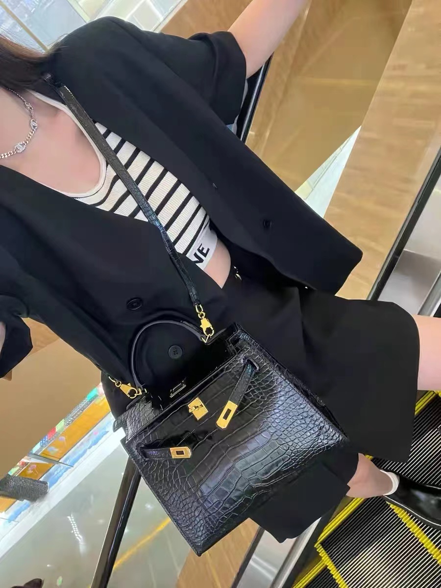 Women's Top Handle Bags Croc Print Split Leather photo review