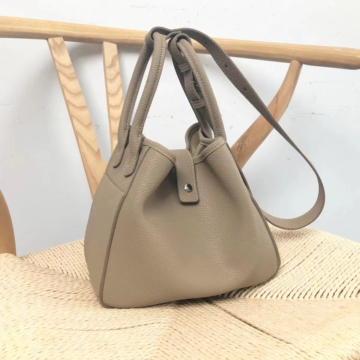 Women's Genuine Leather Crossbody Bucket Bags With Magnetic Closure photo review